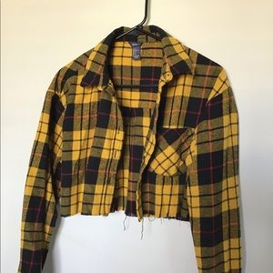 Yellow cropped flannel💛🖤